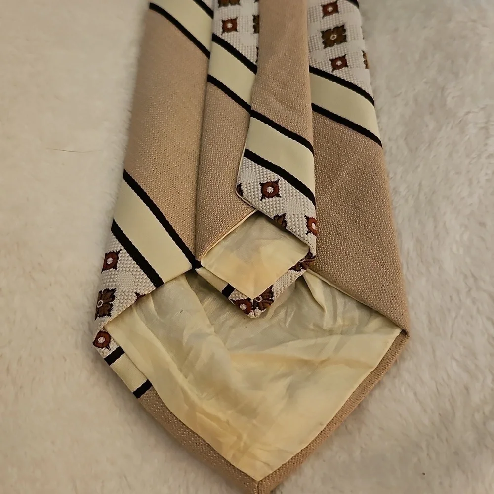 Vtg PRINCE BELLINI MCM Tan Striped Floral Clip-on Tie